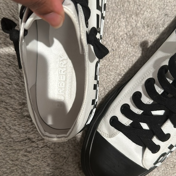 Used - Picture 3 of 4